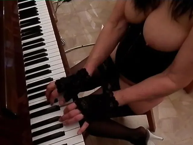Sie spielt Piano... und er... fortissimo!!