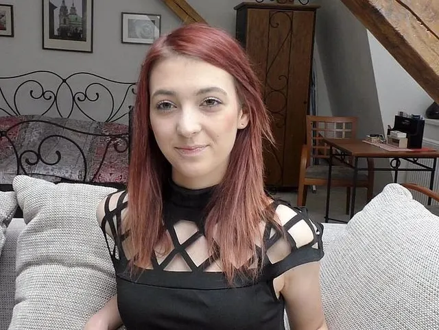 Schüchterne 18 Jährige Novizin beim ersten Casting