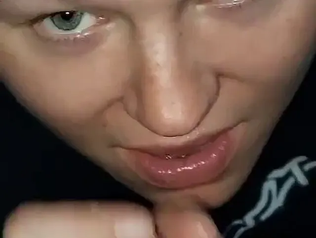 Blow Job mit Hingabe und ganzes Gesicht besamt