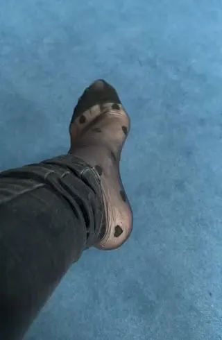 Im Büro mal fix aus den Stiefeletten geschlüpft und die warmen Nylonzehen bewegt
