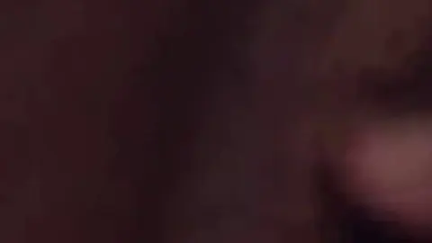 Unordentliche Muschi. Große Lippen.