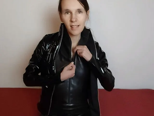 Latex, Brüste und...