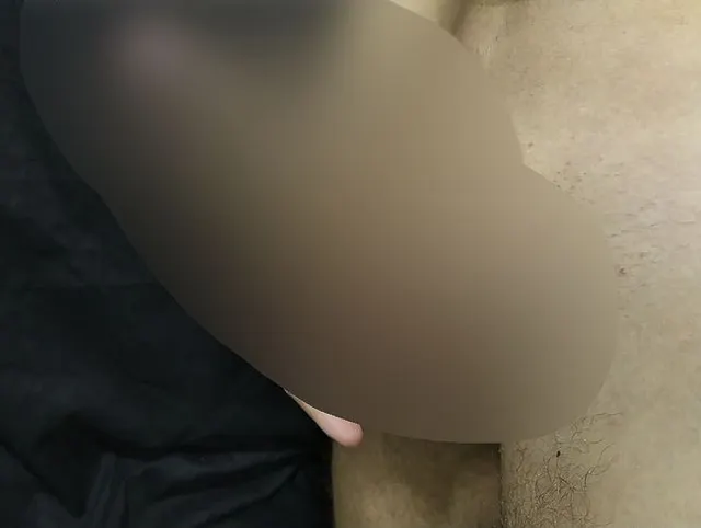 Masturbation mit hartem Schwanz hautnah