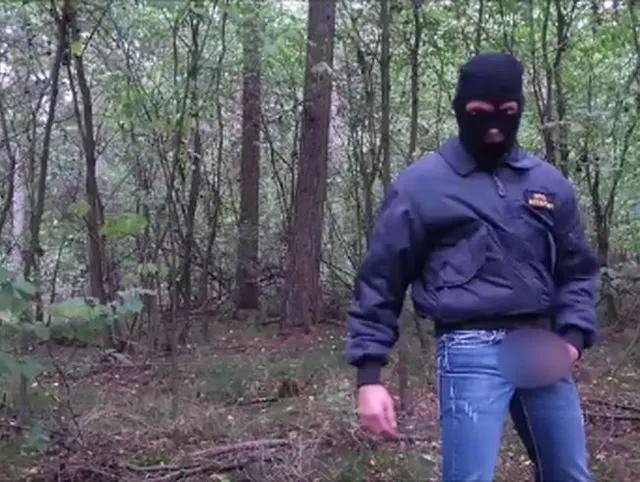 Geil in Leder und im Wald...Teil 4- Doppelter cumshot!
