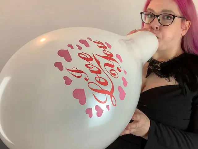Blow to Pop 12 inch Ballons