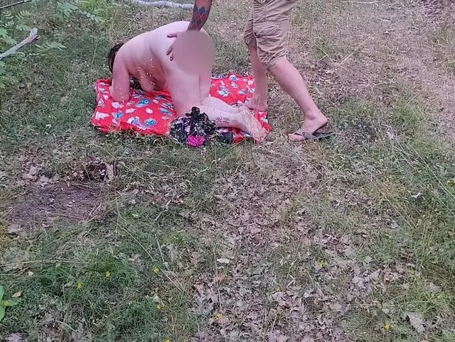 Bea outdoor anal