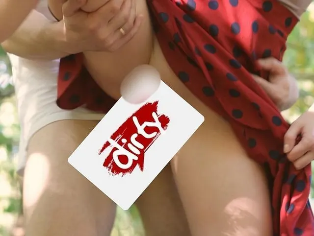 Outdoor Upscirt Fick und Creampie