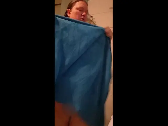 Ausziehen vor der Dusche und Abtrocknen danach (Pullern musste ich auch ) (148)