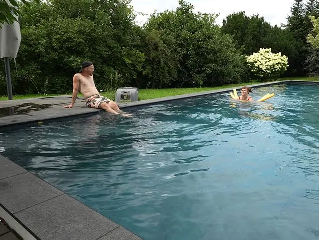 Erster Pool Fick im Urlaub !!