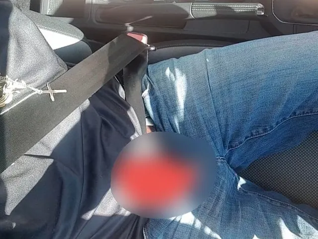 Dominanter Bull demütigt dich Cuckold-Loser während Autofahrt