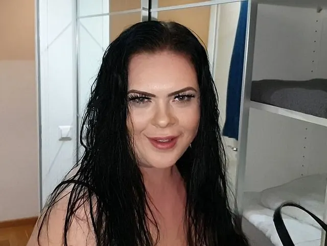 HEUTE WERDE ICH ZUR AO-HURE ! Zwei Schwänze ficken meine nasse Muschi