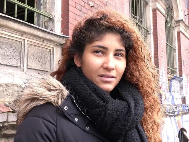 GERMAN SCOUT - Schoko-Teen in Berlin bei Straßen Casting gefickt