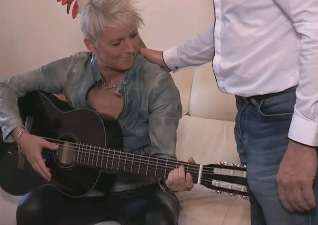 perverse Gitarrenstunde ! AO - blank ausgenutzt ! geht es noch krasser ?