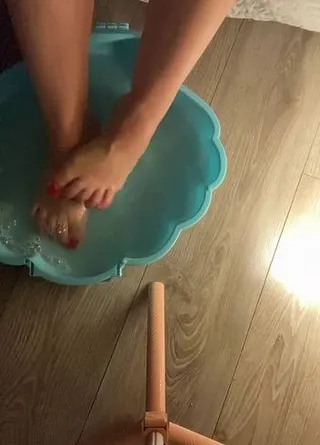 Sexy Fußbad (ohne Ton)