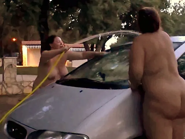 Sexy Car- Wash im Urlaub 1