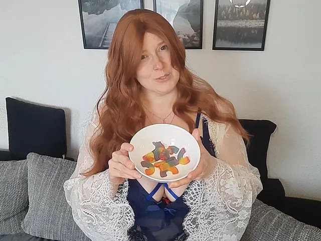 Du isst Gummibärchen mit deinem Sperma