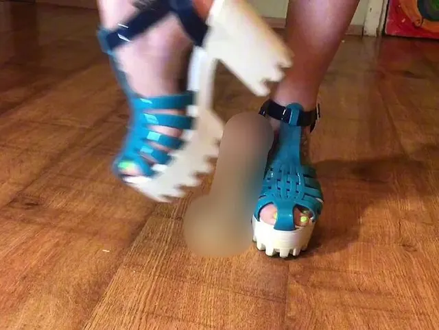 Trampling Fetisch in High Heels