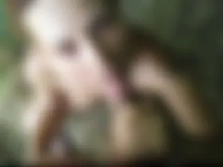 Blowjob im Gebüsch mikt kleiner Türkin !