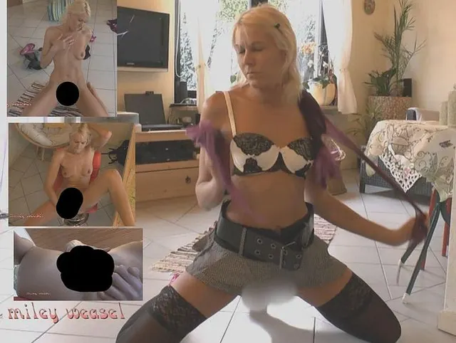 Sexy Bitch stript für dich !!