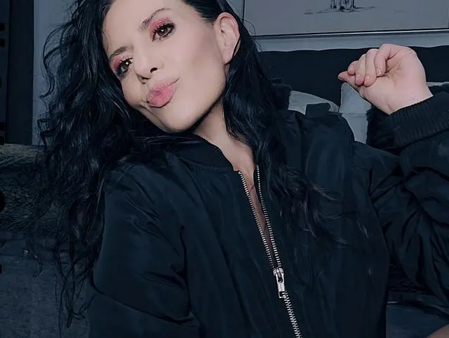 Natalie Carter Bomberjacke Explizite Masturbationsfans kommen zuerst