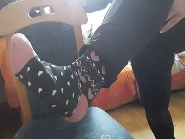 Beim Söckchen anziehen - mit viel Herz