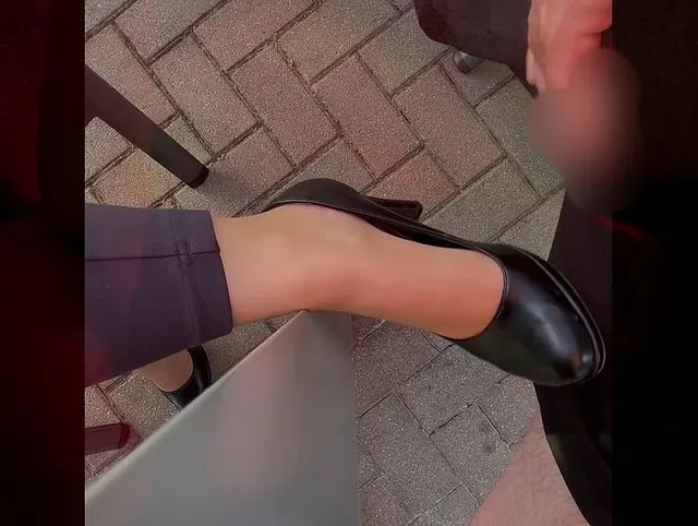 Riskant Outdoor auf die Füße und Heels gespritzt hoffentlich haben die Nachbarn nichts gesehen