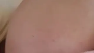 Auf allen Vieren, sehr geil für dich, zeige meine große Muschi und meinen großen Hintern