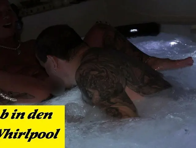 Dreier Party im Whirlpool