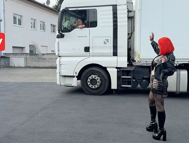 Perverser Truckstop!!!Auch Wolfgang (58)darf rüber rutschen