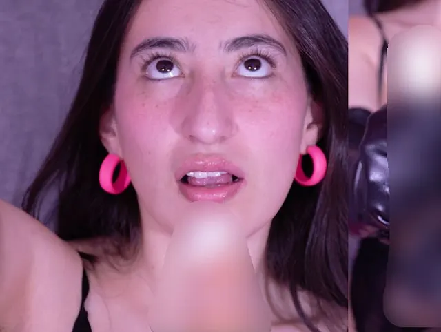 ICH MASTURBIERE DEINEN SCHWANZ MIT LATEXHANDSCHUHEN