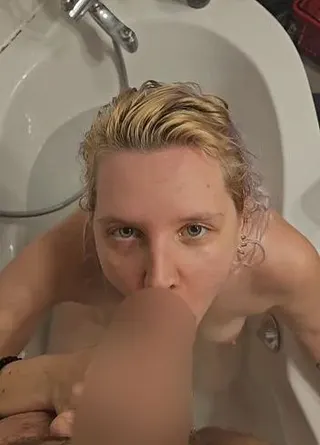 Sex in der Badewanne. Ist Sie jetzt Schwanger?? (ohne Ton)