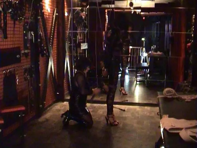 Lady Bonda ´s Hängebondage teil 2