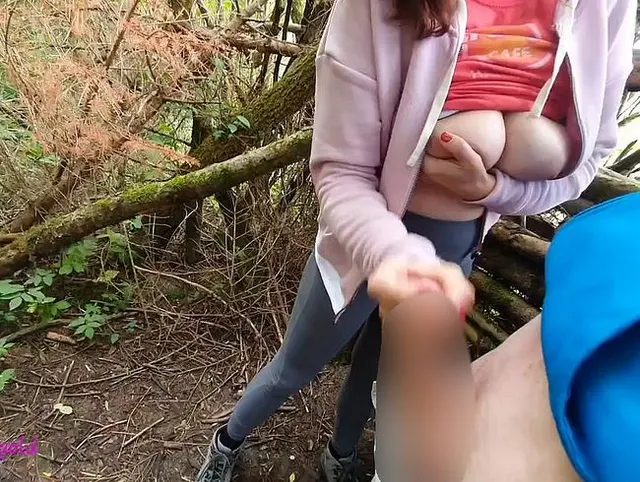 Public Handjob - heisser Blowjob - in den Isar Auen hat uns jemand gesehen?