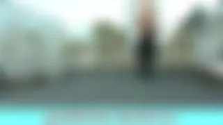 halbnackt auf parkdecke