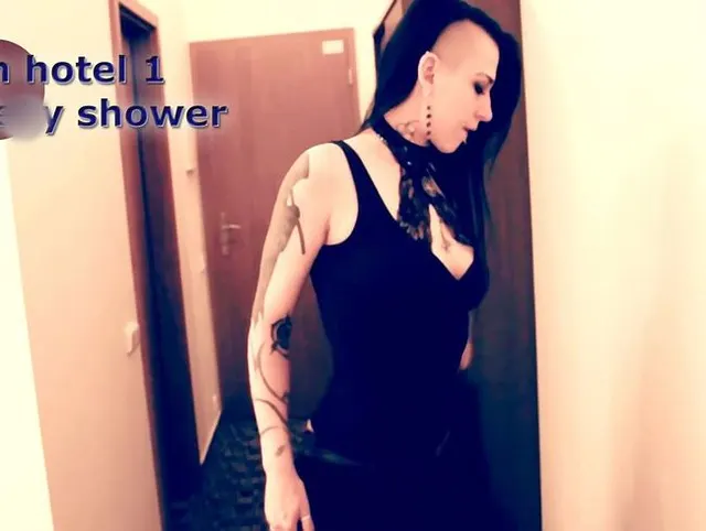 Im Hotel 1 Sexy Dusche