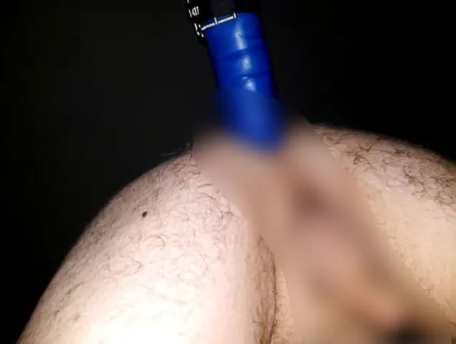 8,5cm big dildo fucks ass