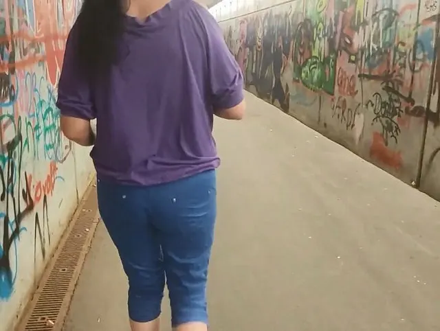 MILF  gibt mir einen Blowjob und kommt für Creampie nach Hause