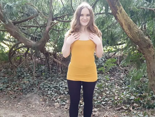 Mega riskante Pissaktion im Park