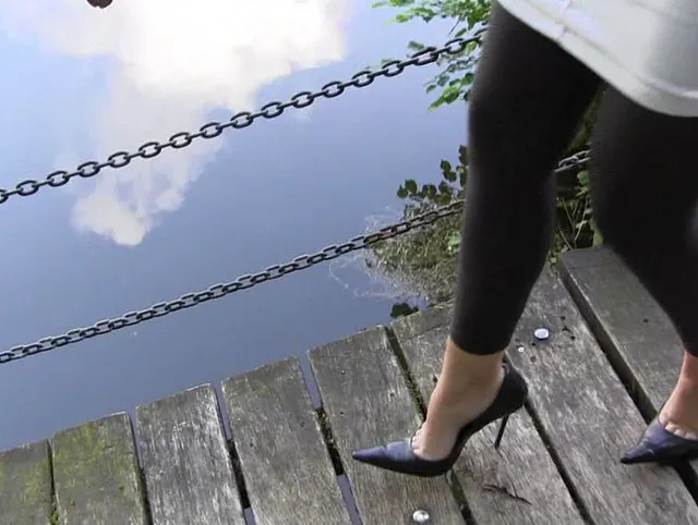 Black Stiletto Pumps walking Teil 2