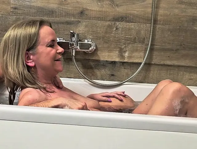 Sex im Badezimmer? Lass es uns versuchen