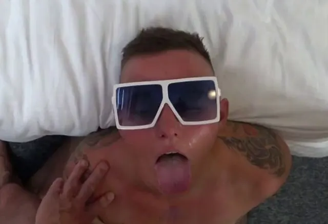 Heißer Deep Throat Blowjob mit Rudi in Maries Mund