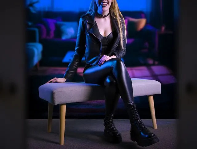 Halloween OneNightStand mit Vampirfrau: Bis zum letzten Spermatropfen aufgesaugt! - clothedpleasures