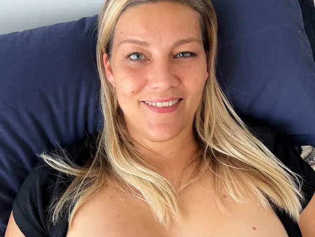 Meine Fotze spritzt mehrmals ins Bett! Cumshot|Squirt|4 Orgasmen