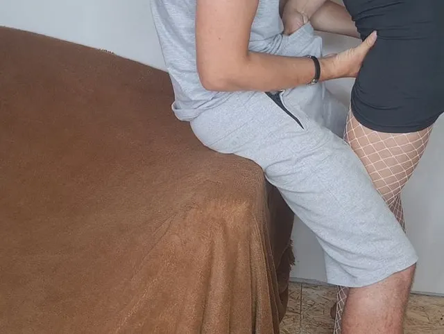 sexy Frau Orgasmen mit Nachbarn