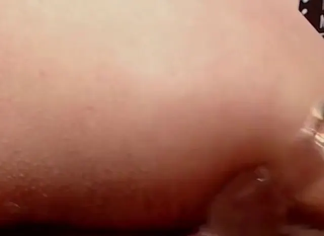Heute möchte ich mit meinem schönen und sexy Arsch spielen, bis du zur Obsession wirst