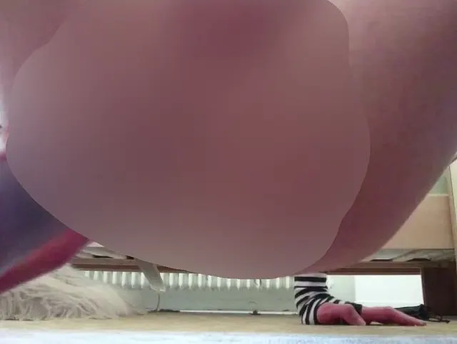 Versauter Femboy fickt sein enges Arschloch mit Dildo