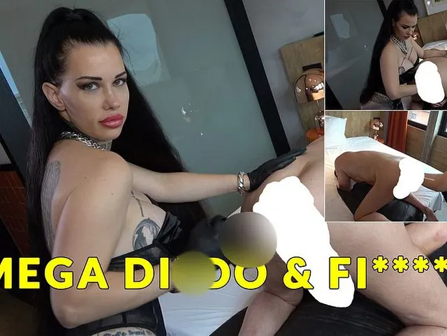 Huge Dildo und Fisting
