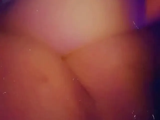 Ich besorge es meiner fotze mit einer gurke