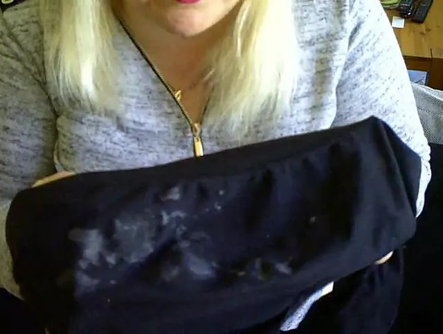 Pisssau mit wichsflecken Höschen