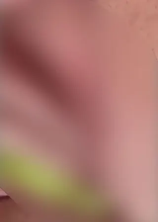 Wie findest du mein Arsch? Sag mir mal ..........................
